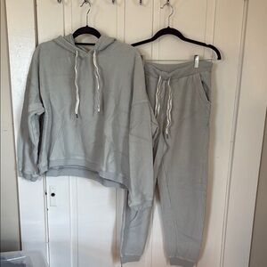 Aerie Light Green ribbed Sweatshirt and sweatpants